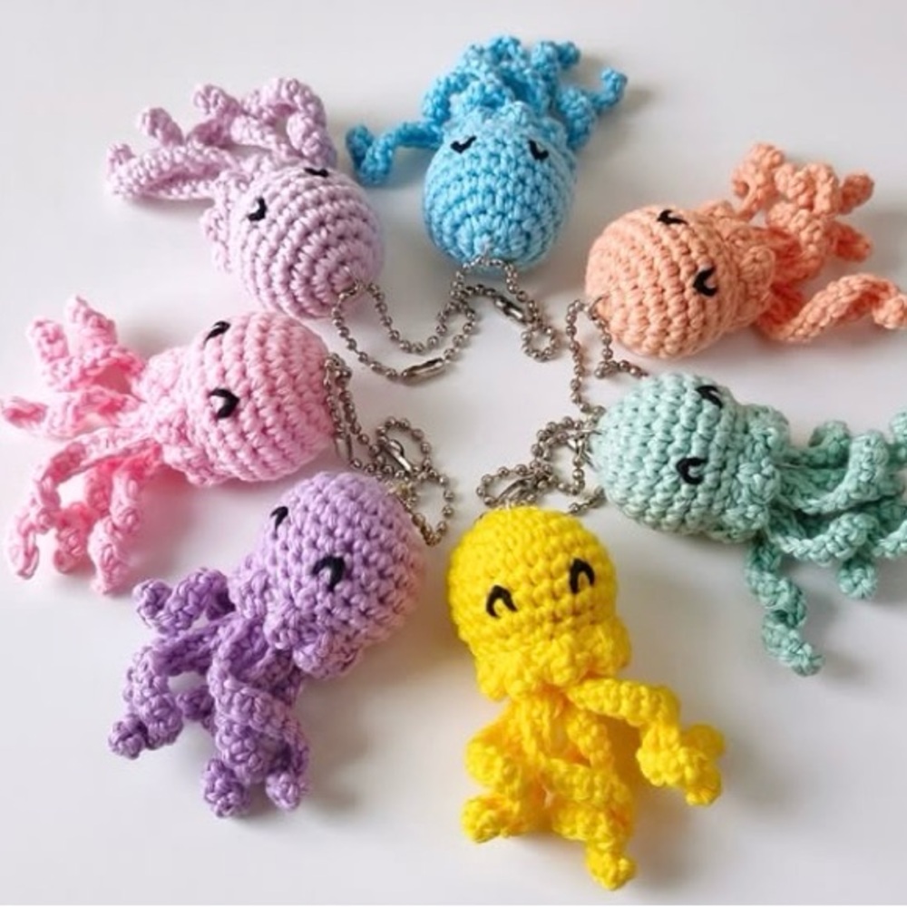 (Bundle of 10)Crochet jellyfish keychains